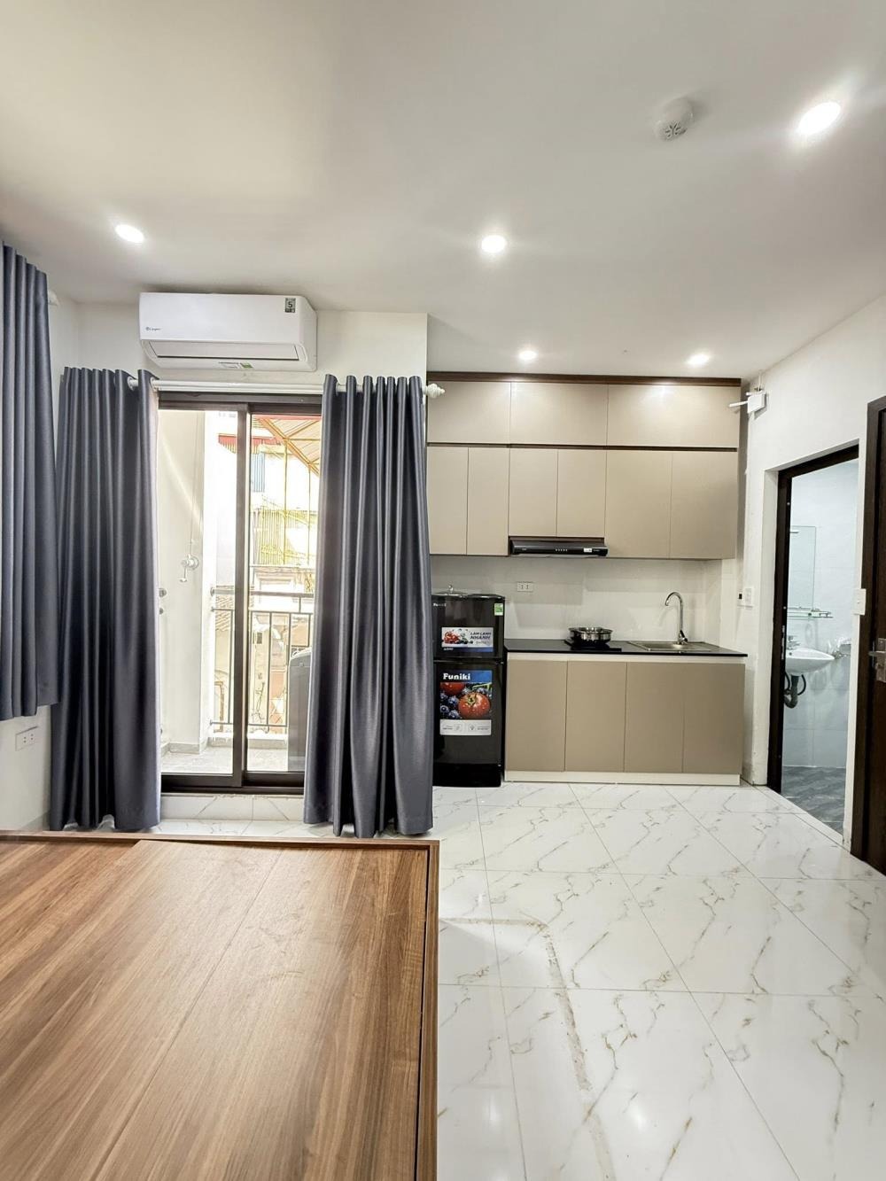 Nhà phố 7 tầng, thang máy, dòng tiền 50tr/tháng - Vị trí đắc địa Dịch Vọng, Cầu Giấy