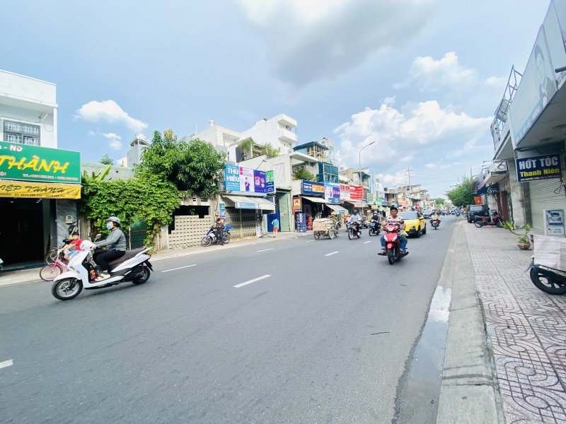 Bán nhà mặt tiền Nguyễn Kiệm, Quận Phú Nhuận - Vị trí đẹp, Giá Tốt