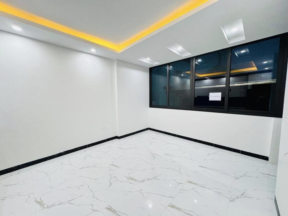 🏡 Nhà phố 5 tầng, mặt tiền 6.7m, thang máy, Cầu Giấy - 9.55 tỷ