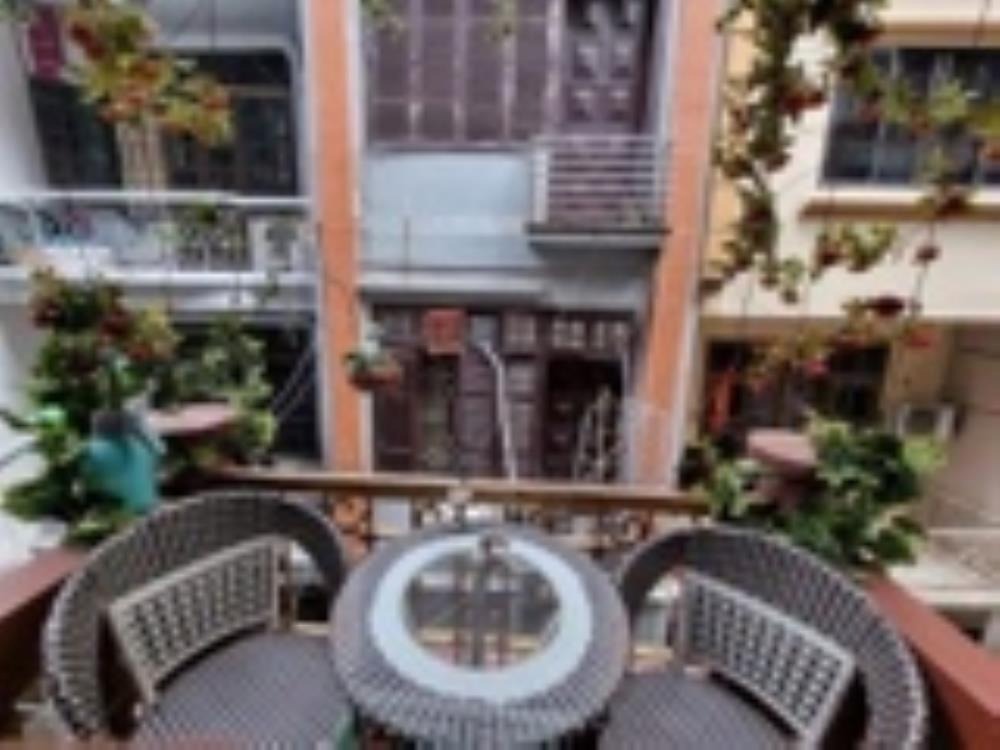 Bán nhà 60m2, 18 tỷ, 8 phòng ngủ, Cầu Giấy, Hà Nội - Vị trí đắc địa, giao thông thuận tiện