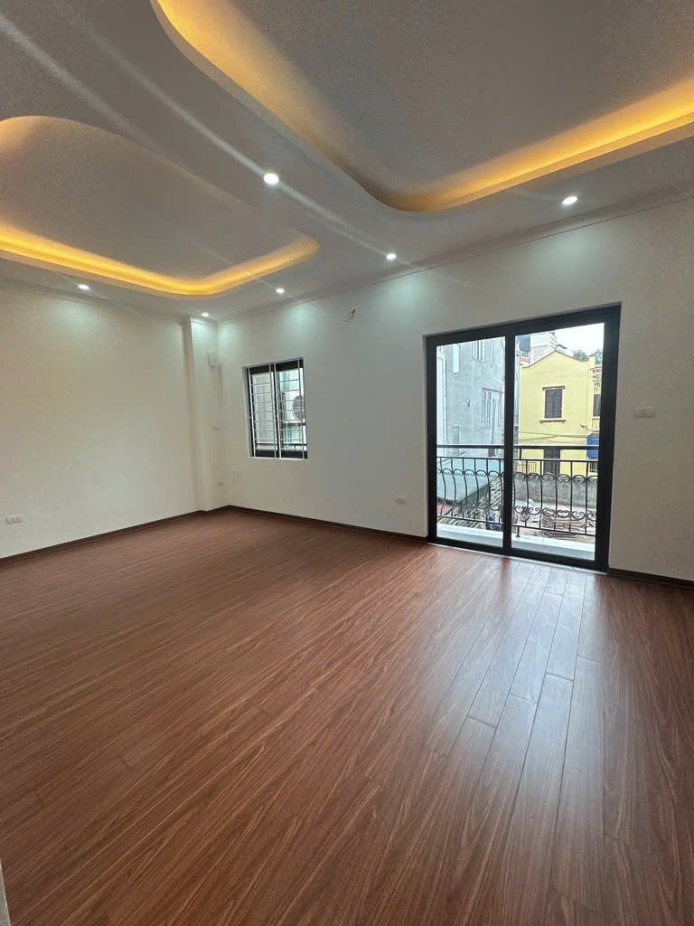 Bán Nhà Thanh Am 5 Tầng - 85m² - Mặt Tiền 6.2m - Giá 6.58 Tỷ