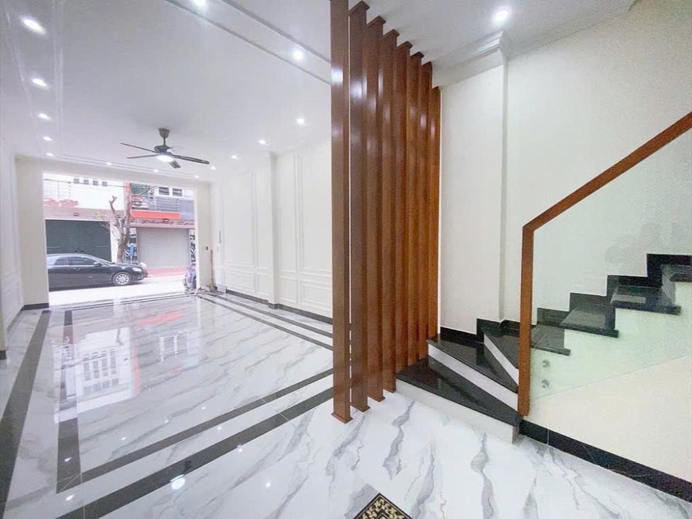 Bán Gấp Nhà Phân Lô, Vỉa Hẻ, Thang Máy, Full Đồ - 50m2, 7 Tầng, Giá 15.8 Tỷ