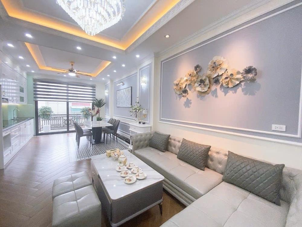 Bán Gấp Nhà Phân Lô, Vỉa Hẻ, Thang Máy, Full Đồ - 50m2, 7 Tầng, Giá 15.8 Tỷ