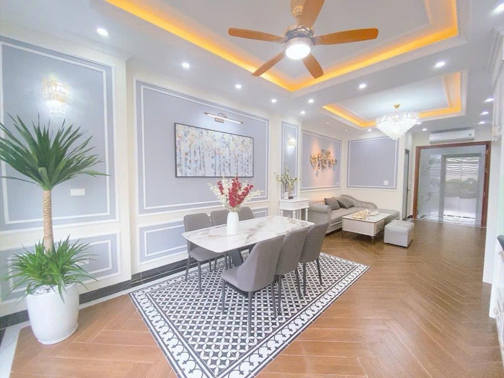 Bán Gấp Nhà Phân Lô, Vỉa Hẻ, Thang Máy, Full Đồ - 50m2, 7 Tầng, Giá 15.8 Tỷ