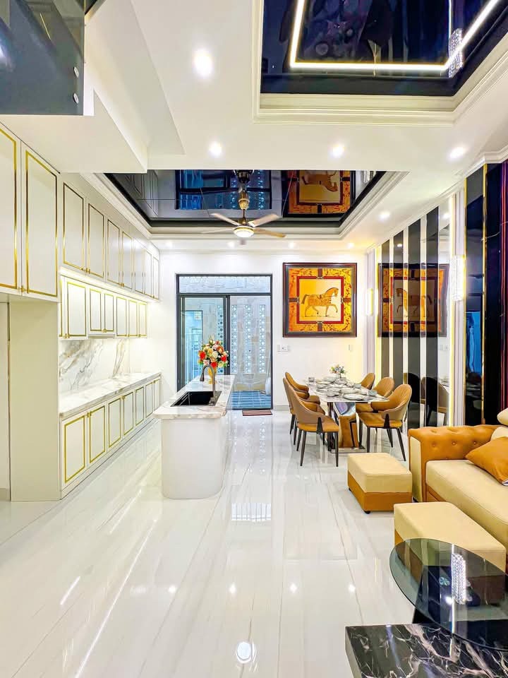 🏡 Sở Hữu Ngay Nhà Nguyễn Đình Hoàn, Nghĩa Đô, Cầu Giấy - Giá 23 Tỷ | Vị Trí Đắc Địa