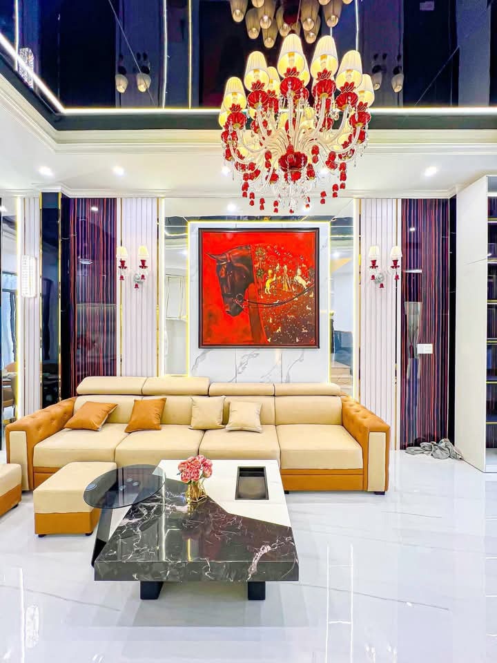 🏡 Sở Hữu Ngay Nhà Nguyễn Đình Hoàn, Nghĩa Đô, Cầu Giấy - Giá 23 Tỷ | Vị Trí Đắc Địa