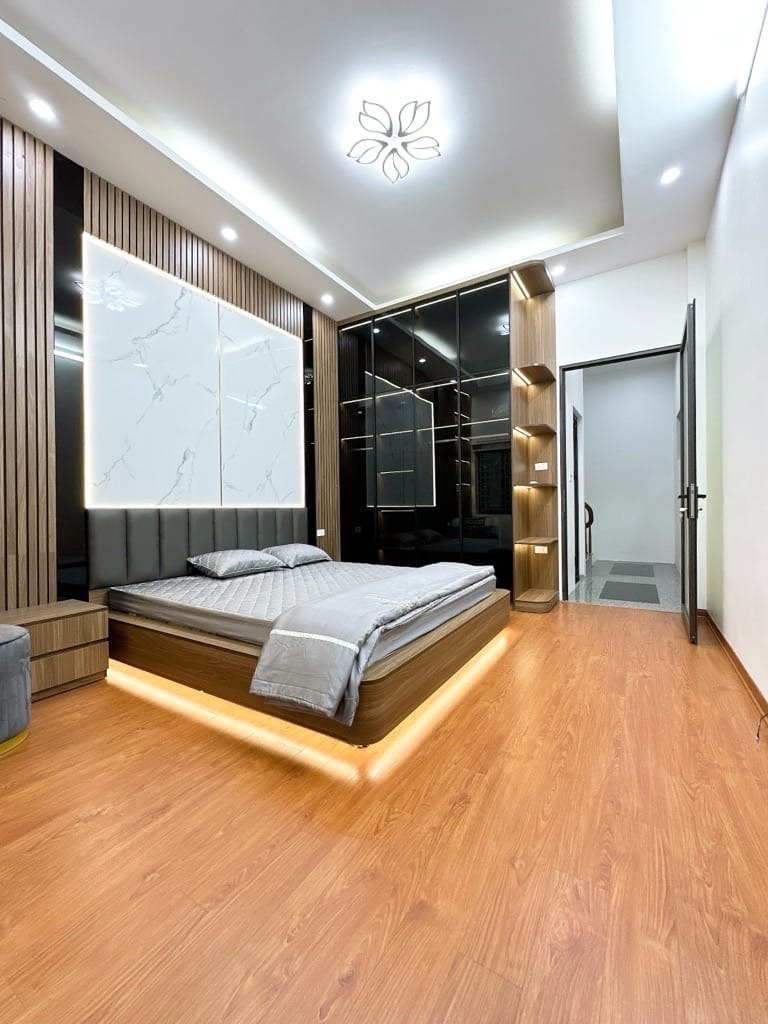 Nhà Mới 5 Tầng Hà Đông - Giá 4 Tỷ - Ngõ Ô Tô Đỗ Cận Kề
