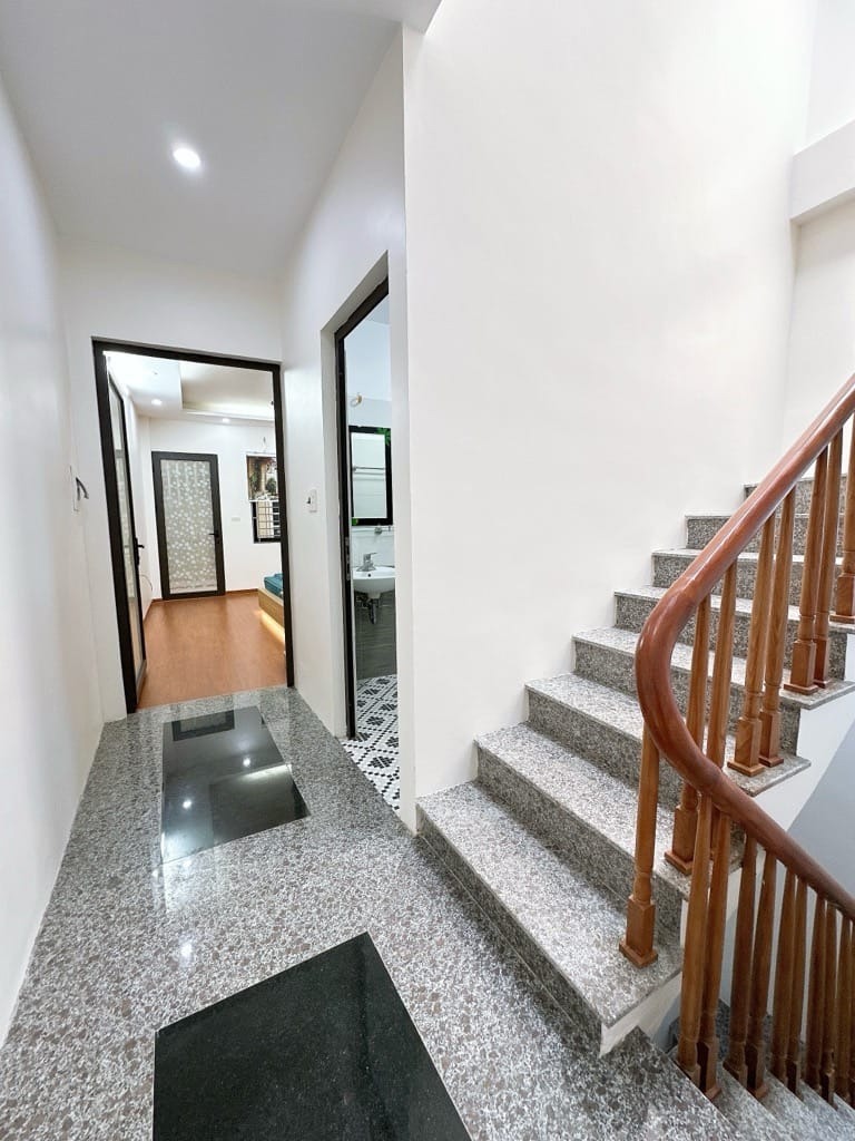 Nhà Mới 5 Tầng Hà Đông - Giá 4 Tỷ - Ngõ Ô Tô Đỗ Cận Kề