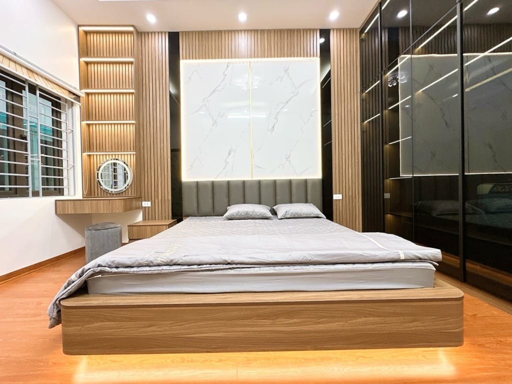 Nhà Mới 5 Tầng Hà Đông - Giá 4 Tỷ - Ngõ Ô Tô Đỗ Cận Kề