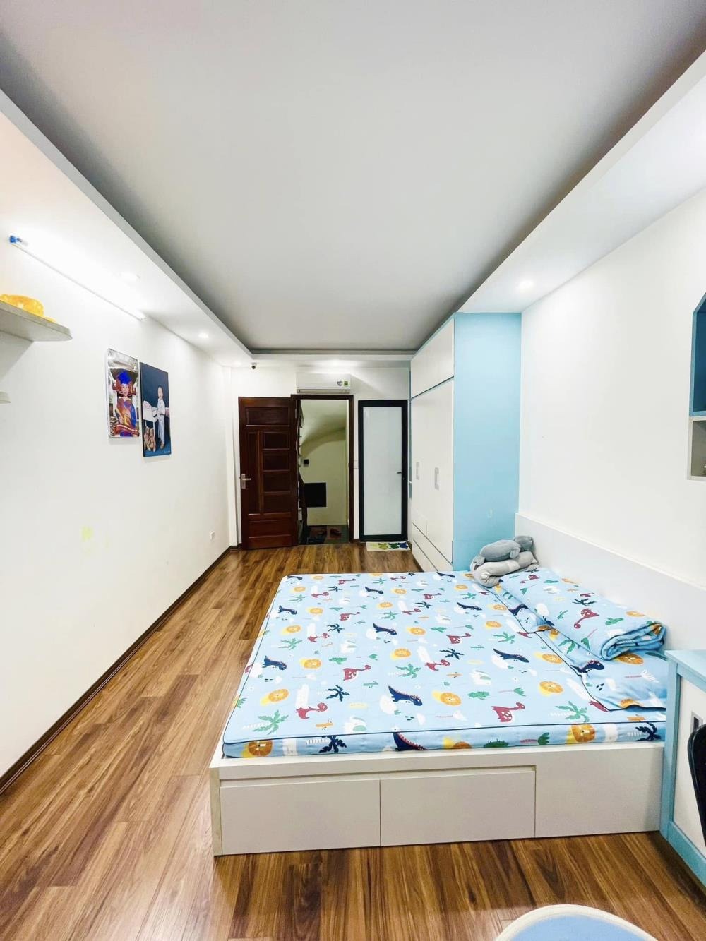 Nhà 6 Tầng, Mặt Phố Khương Đình, Ô Tô Đỗ Cận Nhà - Giá 8.5 tỷ