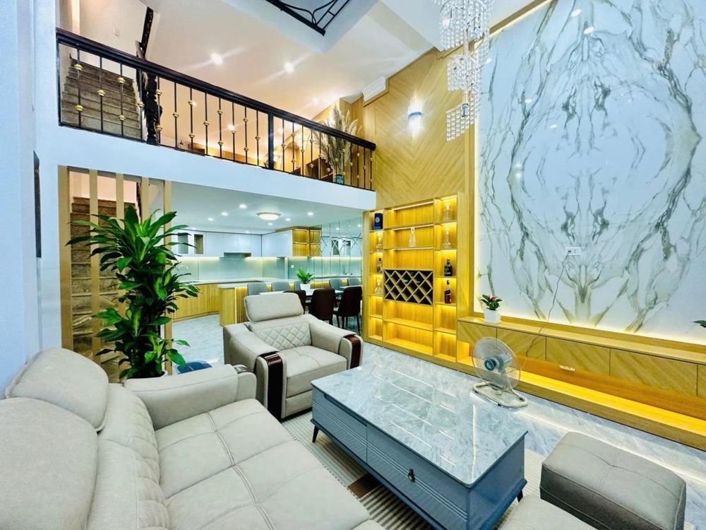 Nhà 5 Tầng Trần Phú Hà Đông: Vị trí đẹp, gần phố, oto đỗ cửa