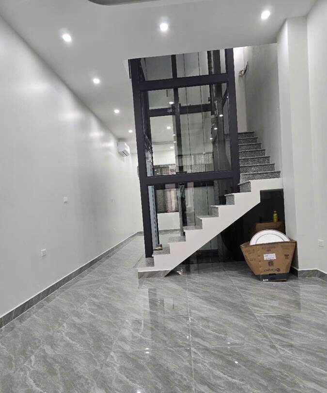 Bán nhà Tứ Liên 65m2 x 5 tầng, thang máy, 2 thoáng, gần ô tô