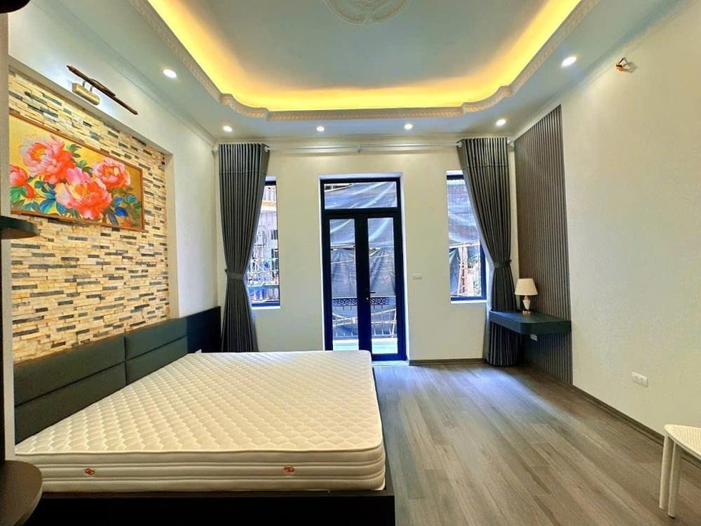 Bán nhà ngõ 629 Giải Phóng, Hoàng Mai, 40m2, 5 Tầng, Giá 6.8 Tỷ - Nhà Đẹp, Gần Phố