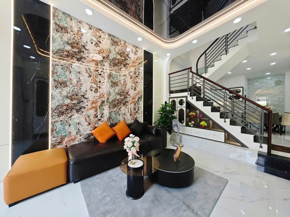 Bán nhà phố Quận 12 - 4PN, 6.25 tỷ - Vị trí đẹp, Pháp lý rõ ràng