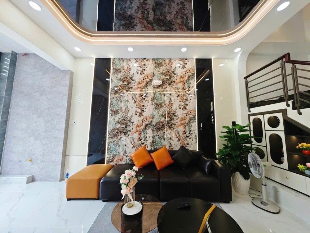 Bán nhà phố Quận 12 - 4PN, 6.25 tỷ - Vị trí đẹp, Pháp lý rõ ràng