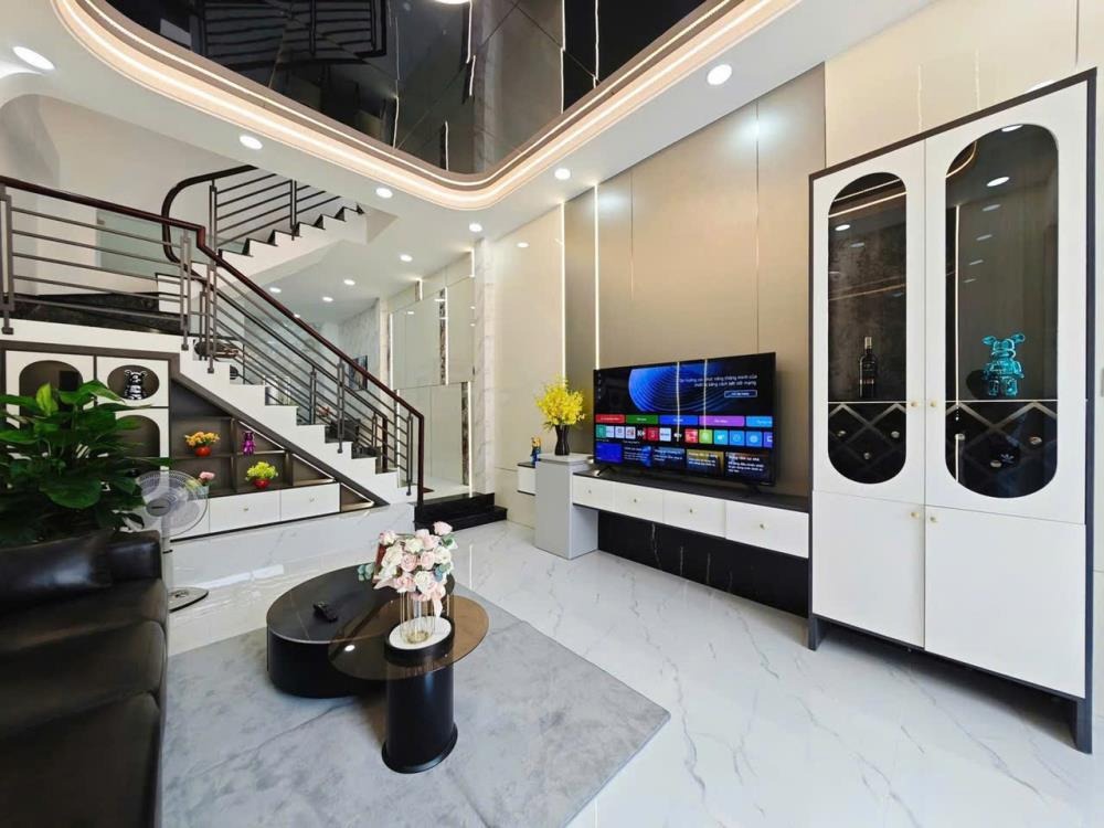 Bán nhà phố Quận 12 - 4PN, 6.25 tỷ - Vị trí đẹp, Pháp lý rõ ràng