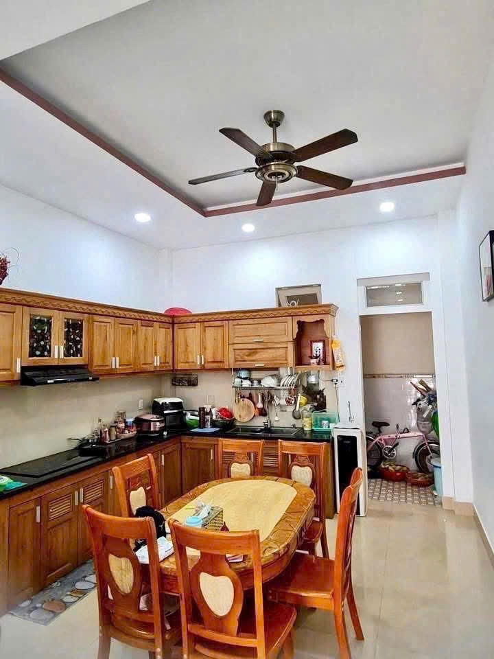 Nhà phố mới xây gần Lê Văn Quới, Phân Lô 6m - 4 Tầng - Giá 6 Tỷ