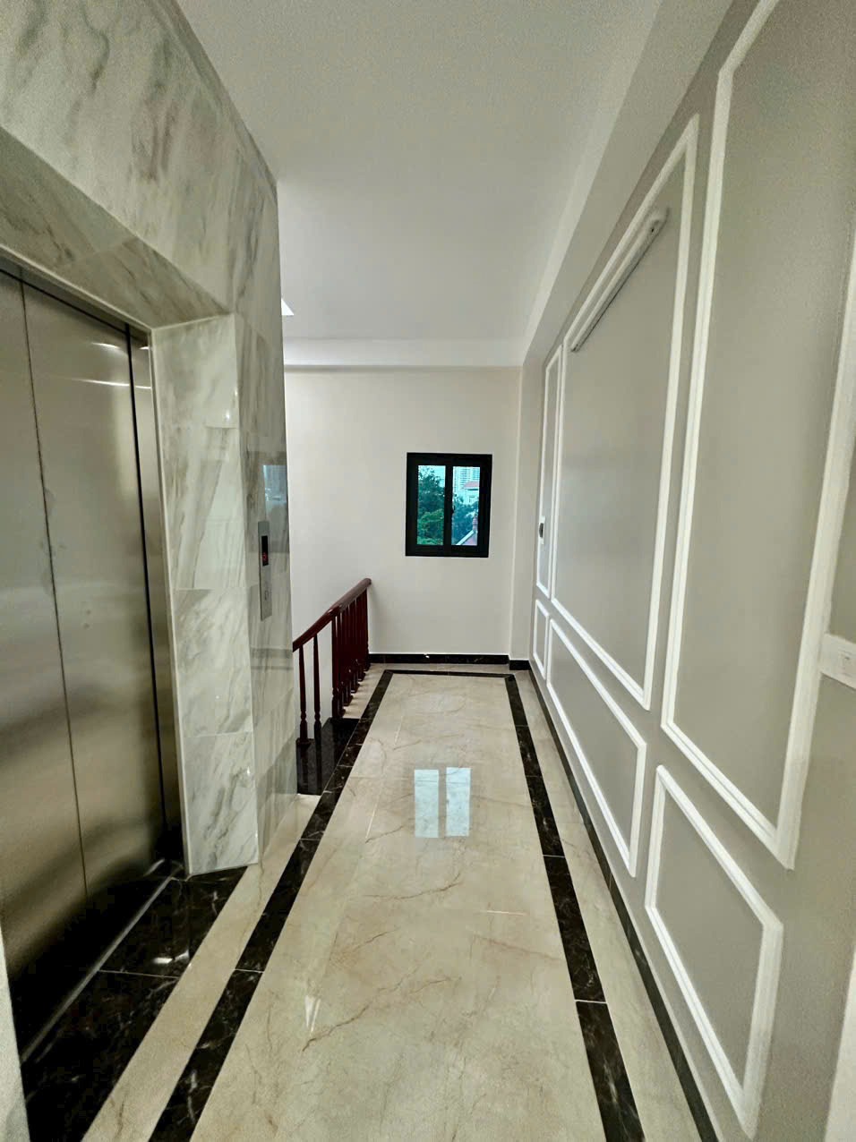 Bán nhà cầu Am Vạn Phúc Hà Đông 5 tầng, thang máy, ô tô đỗ cửa - Giá 10.5 tỷ