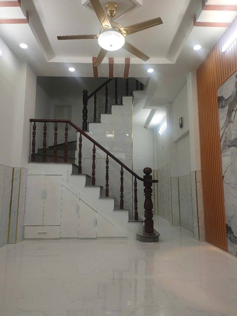 Bán Nhà 2 Lầu Quận 12 - Vị Trí Đẹp, Giá Tốt - 0908660085