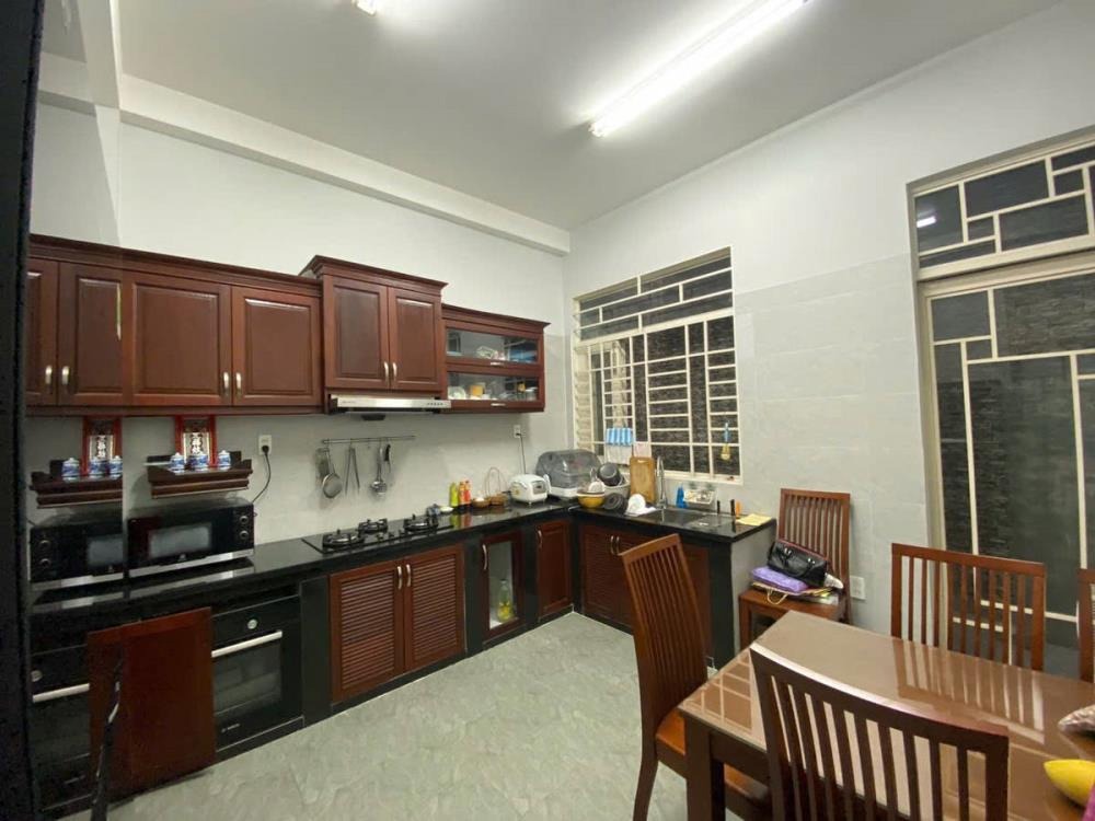 Nhà 65m² Tân Phú - 3PN, Hẻm Xe Hơi - Giá 7.6 Tỷ