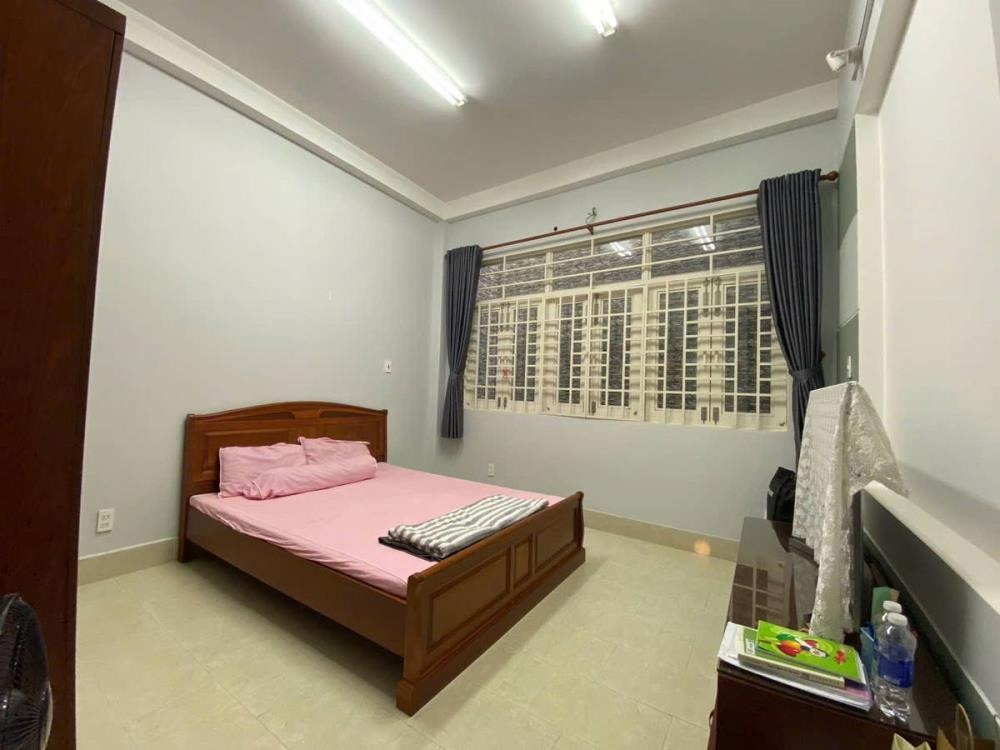 Nhà 65m² Tân Phú - 3PN, Hẻm Xe Hơi - Giá 7.6 Tỷ
