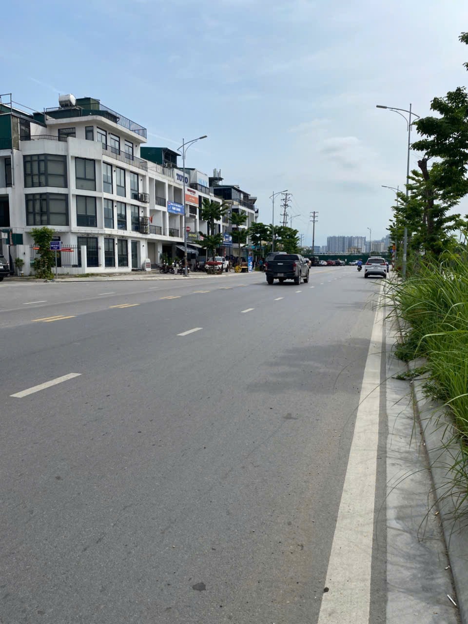 Chủ Nhiệt Bán Giảm 2.5 Tỷ - Mặt Phố Kinh Doanh, Hoàng Mai, View Hồ