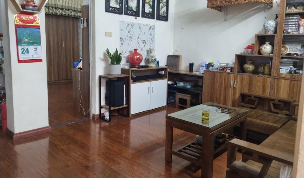 Bán Căn Hộ Tập Thể Nghĩa Tân - 2PN - 3.54 Tỷ - Vị Trí Đẹp