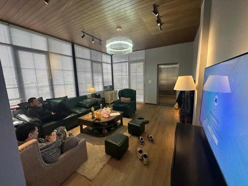 Bán nhà Tứ Liên 70m2 x 6 tầng, thang máy, lô góc 3 thoáng, gần ô tô