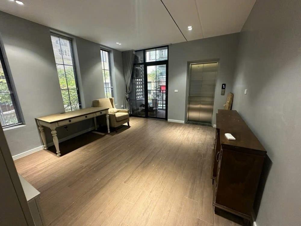 Bán nhà Tứ Liên 70m2 x 6 tầng, thang máy, lô góc 3 thoáng, gần ô tô
