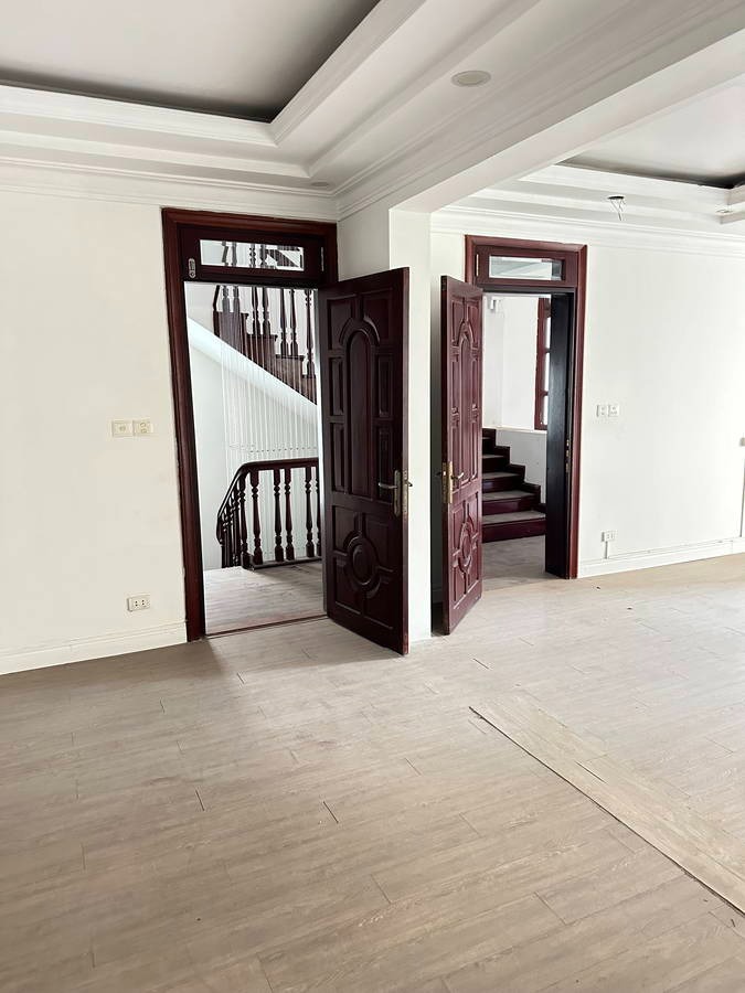 Biệt Thự Đơn Lập Phố Hoa Bằng - 80 tỷ - Vị Trí Độc Tôn, Thiết Kế Hiện Đại
