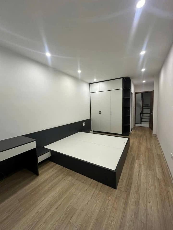 Quang Tiến Đại Mỗ: Nhà 6 Tầng, Thang Máy, Ô Tô Đỗ Cửa, Giá 7 Tỷ