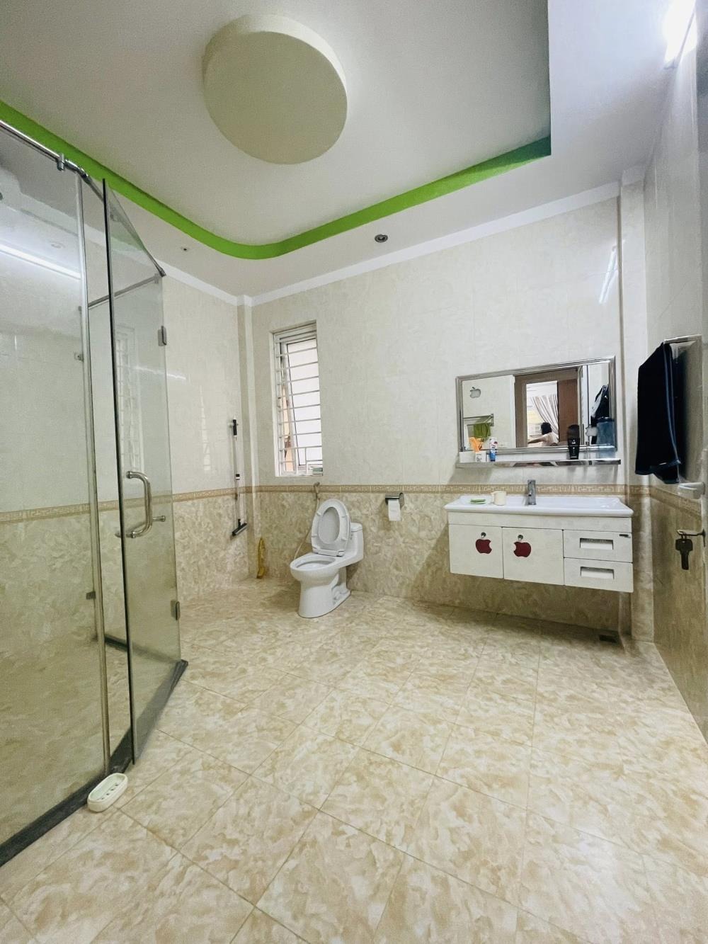 Bán nhà 5 tầng Hoàng Quốc Việt, gara ô tô, 16.9 tỷ