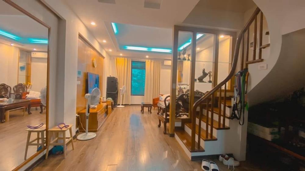 Bán nhà phố Đặng Tất, Ba Đình - 38m2, 5 tầng, gần phố, giá 12.89 tỷ