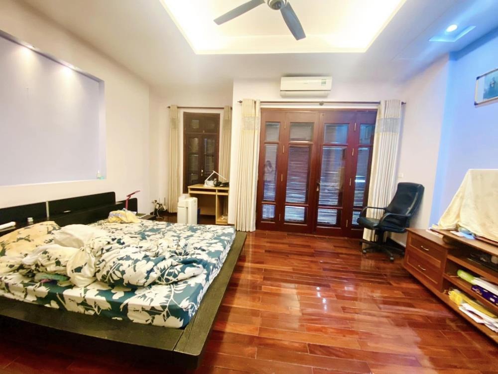 Bán nhà phố Đặng Tất, Ba Đình - 38m2, 5 tầng, gần phố, giá 12.89 tỷ