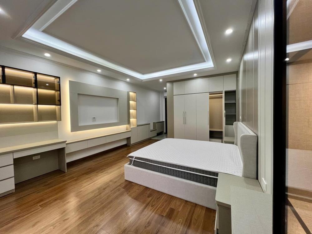Nhà 56m2, 3 Tầng, Giá 5 Tỷ - Vị Trí Đắc Địa, Gần Mặt Phố