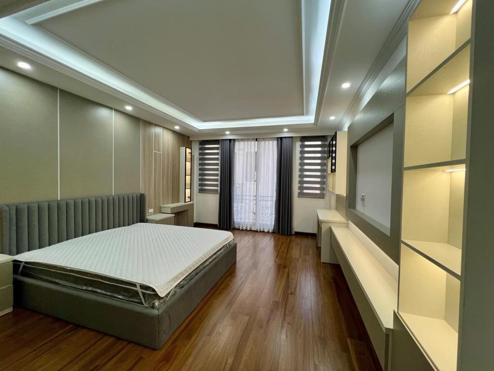 Nhà 56m2, 3 Tầng, Giá 5 Tỷ - Vị Trí Đắc Địa, Gần Mặt Phố