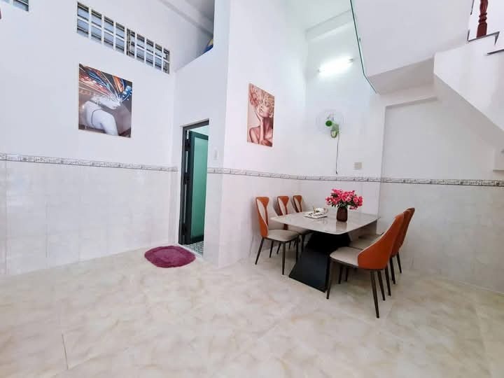 Bán Nhà Mai Dịch - Cầu Giấy - 28 Tỷ - 162m² - Vị Trí Đắc Địa
