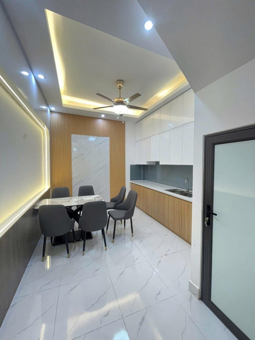 Bán nhà Đào Tấn, Ba Đình - 35m2, 4 Tầng, 4 Phòng Ngủ - Giá 6.95 Tỷ