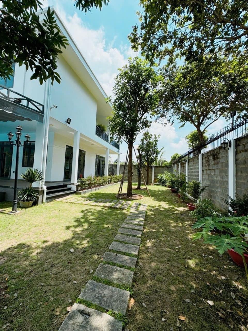 Biệt Thự Bùi Công Trừng HM: 765m2, 36x25m, Giá Chỉ 1x Tỷ - Vị Trí Đắc Địa