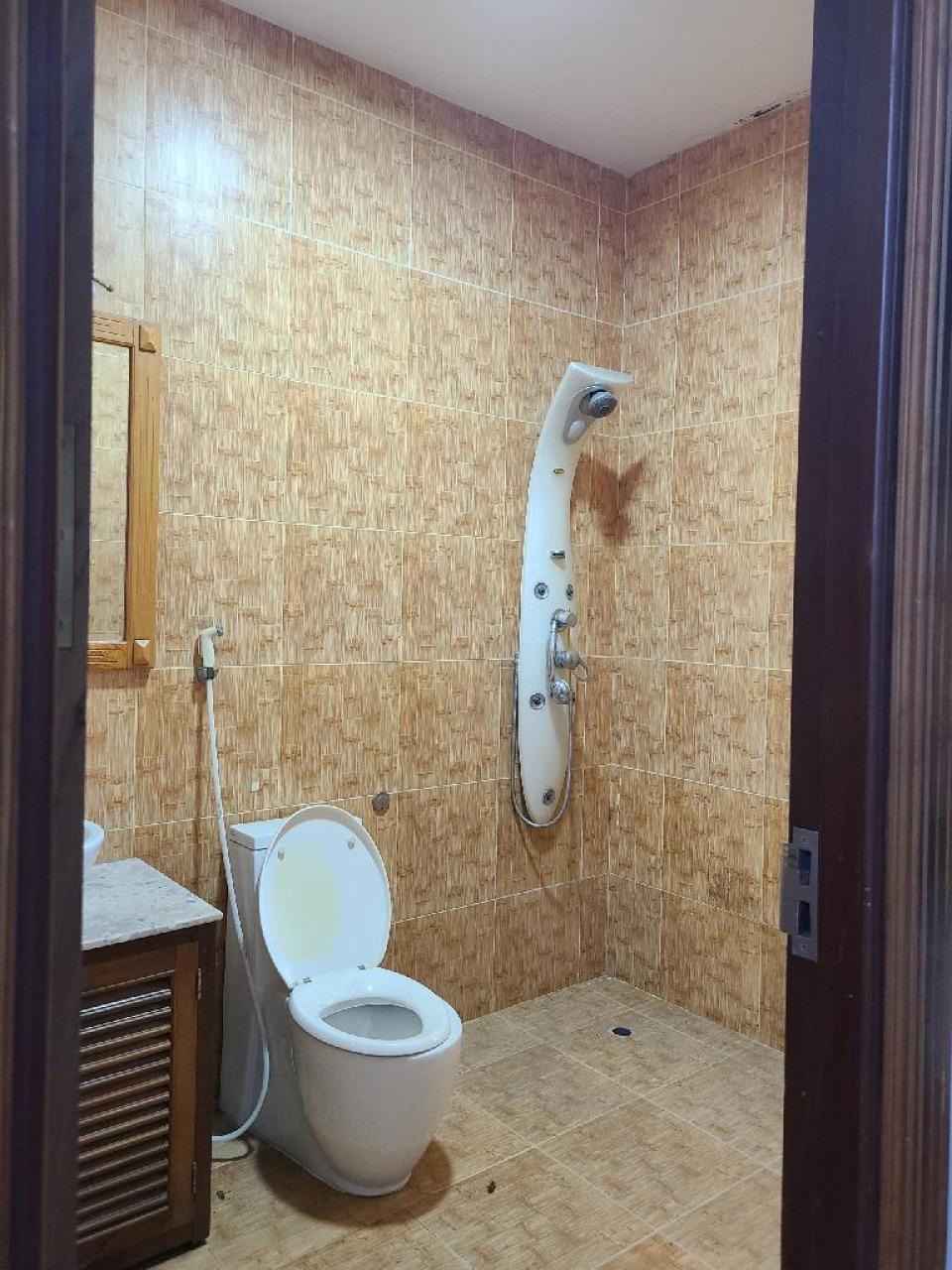 Villa L.Góc 3 Tầng, 230m2, View Sông - Giá Chỉ 21.7 Tỷ