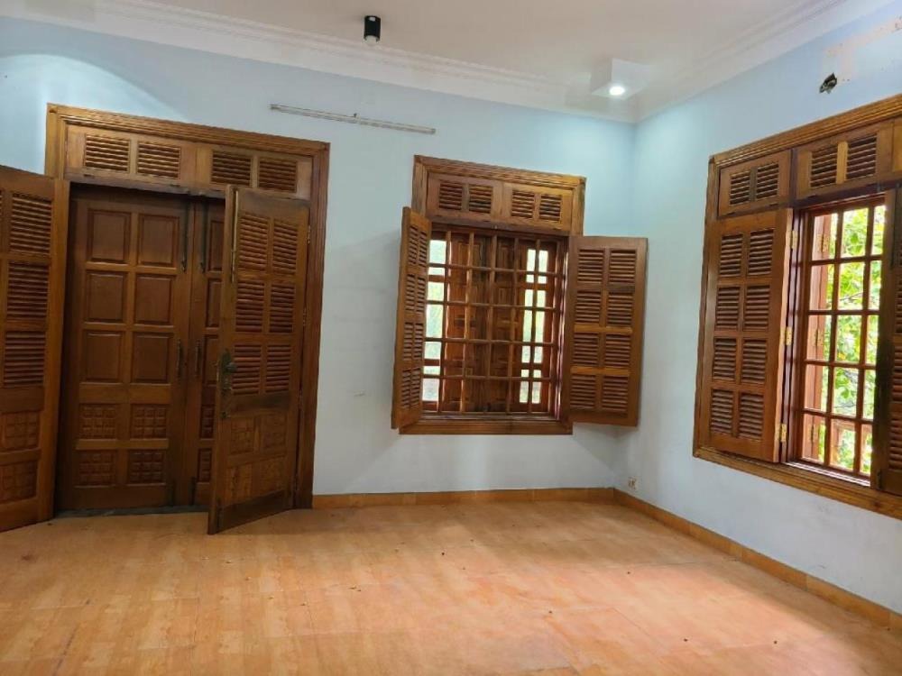Villa L.Góc 3 Tầng, 230m2, View Sông - Giá Chỉ 21.7 Tỷ