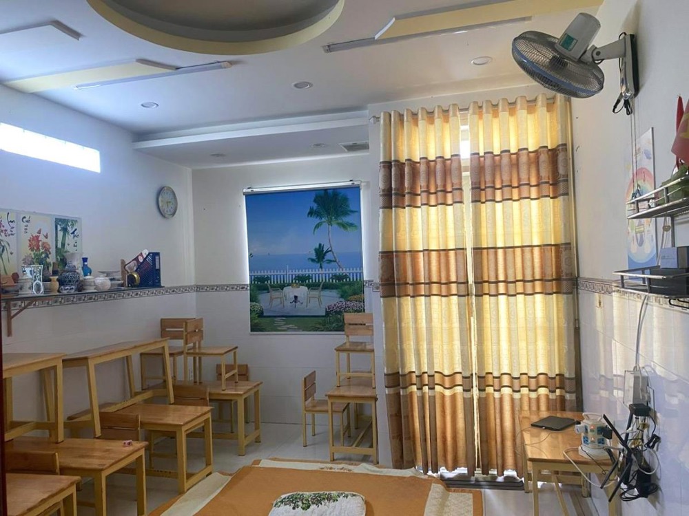 Nhà 3 Tầng Mặt Tiền, 128m2, Giá 9.x Tỷ - Vị Trí Đắc Địa