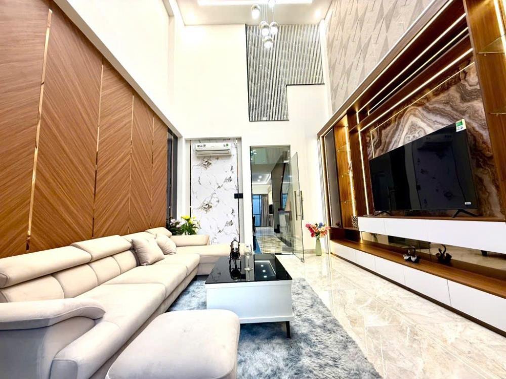 Bán nhà mặt tiền đường Nguyễn Văn Khối, P9, Gò Vấp - Hơn 16 tỷ - Full nội thất cao cấp