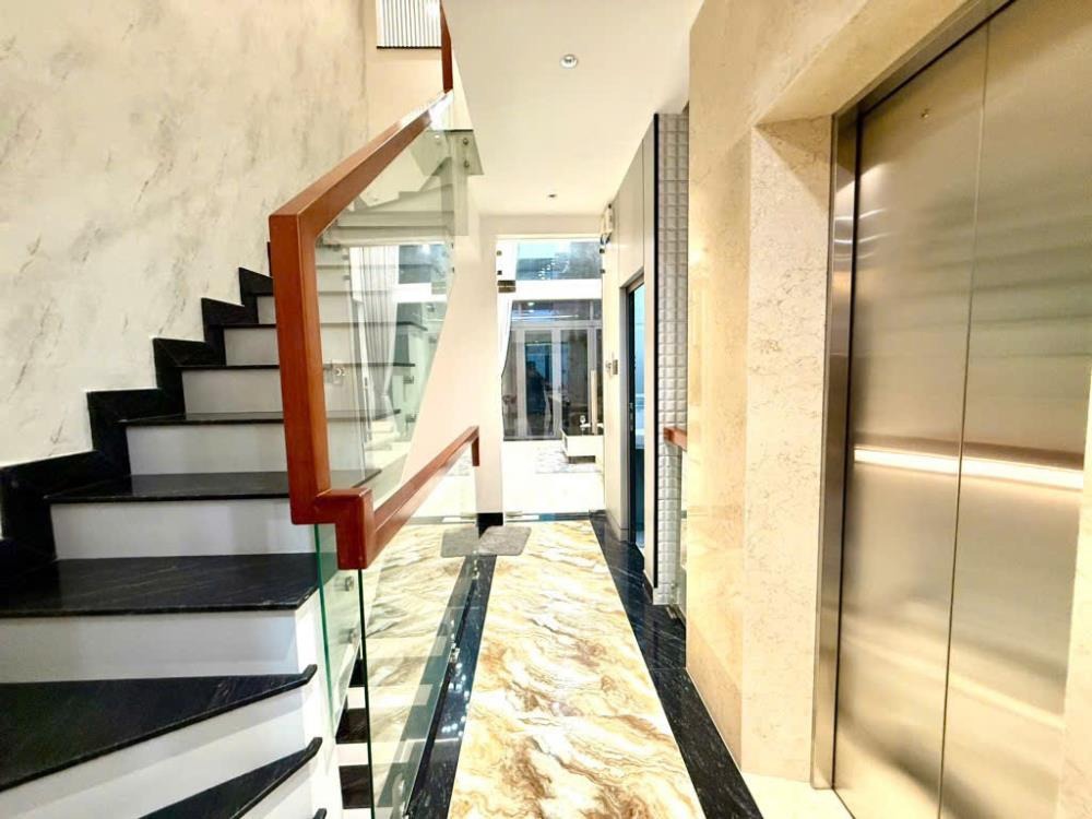 Bán nhà mặt tiền đường Nguyễn Văn Khối, P9, Gò Vấp - Hơn 16 tỷ - Full nội thất cao cấp
