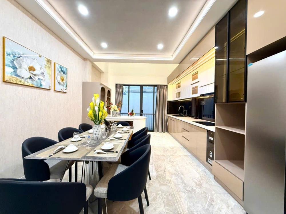 Bán nhà mặt tiền đường Nguyễn Văn Khối, P9, Gò Vấp - Hơn 16 tỷ - Full nội thất cao cấp