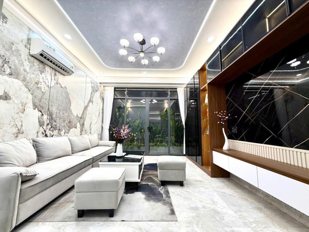 Bán nhà mặt tiền đường Nguyễn Văn Khối, P9, Gò Vấp - Hơn 16 tỷ - Full nội thất cao cấp