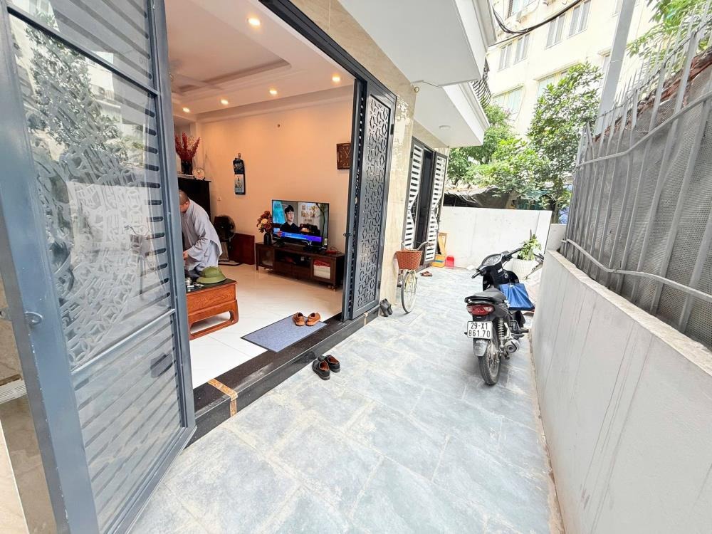 Nhà đẹp Lĩnh Nam 40m2 x 5 tầng, Full Nội Thất - Giá Tốt, Vị Trí Đắc Địa