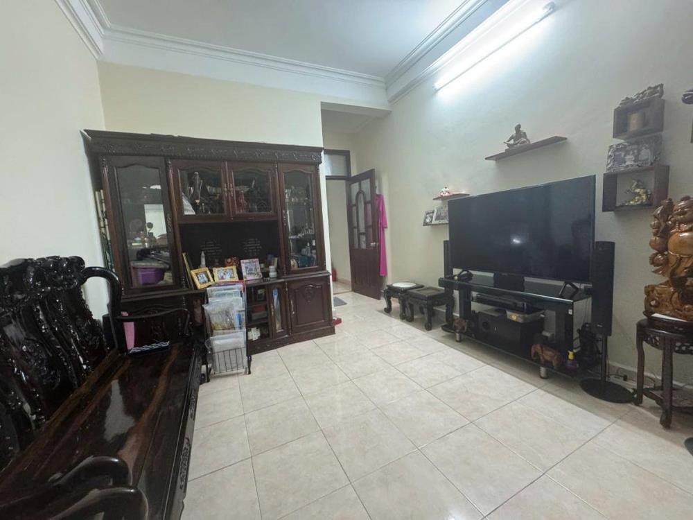 Bán nhà Nguyễn Chí Thanh, Đống Đa: 5 Tầng, Ô Tô Đỗ Cửa, Kinh Doanh - Giá 18.6 Tỷ