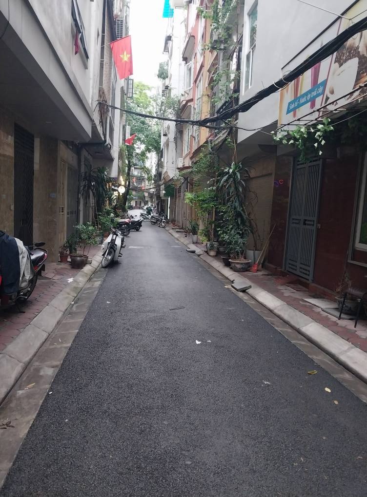 Bán nhà Nguyễn Chí Thanh, Đống Đa: 5 Tầng, Ô Tô Đỗ Cửa, Kinh Doanh - Giá 18.6 Tỷ