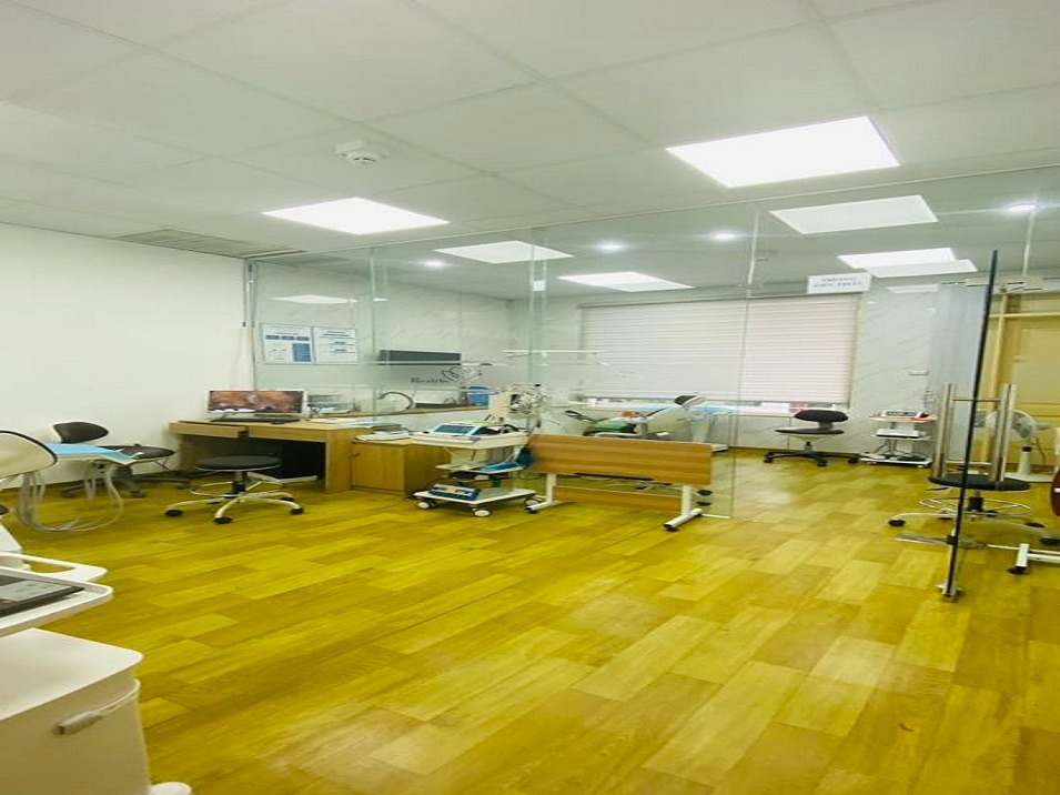 Bán Gấp Nhà Mặt Phố Quan Nhân - Căn Góc - Kinh Doanh Sầm Uất